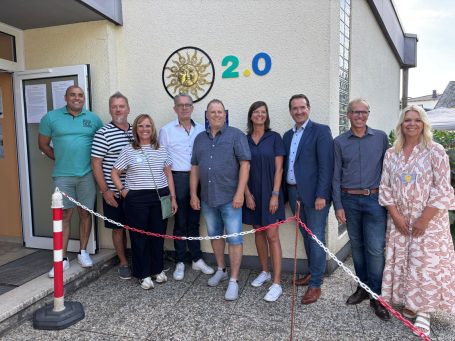 prominente Gäste bei der Neueröffnung